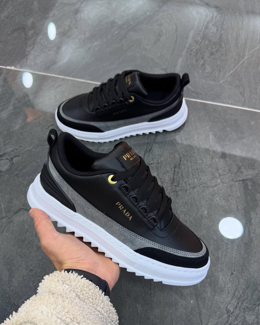 PRADA MİLANO SİYAH