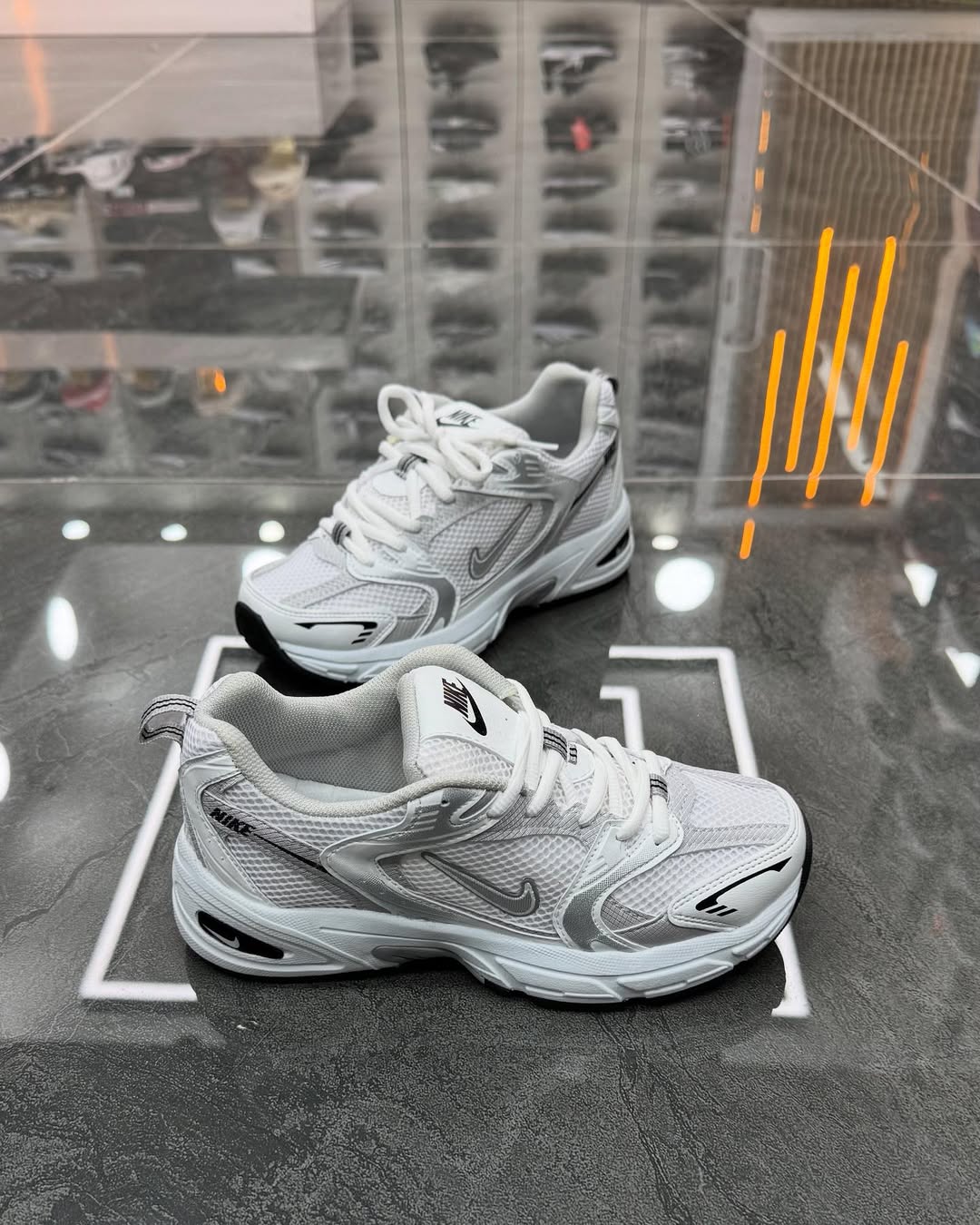 NIKE AİR 530 BEYAZ