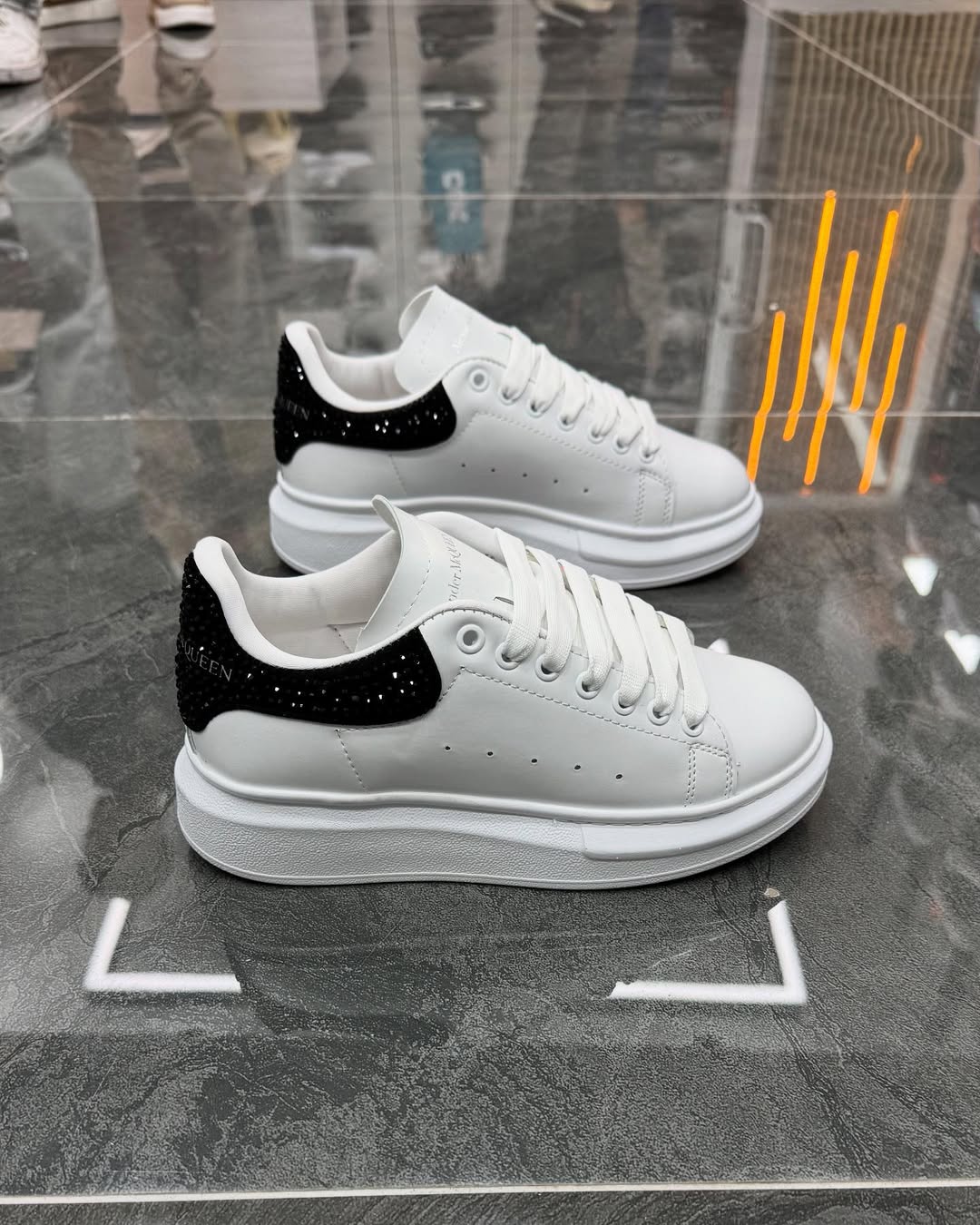 ALEXANDER MCQUEEN BAYAN BEYAZ