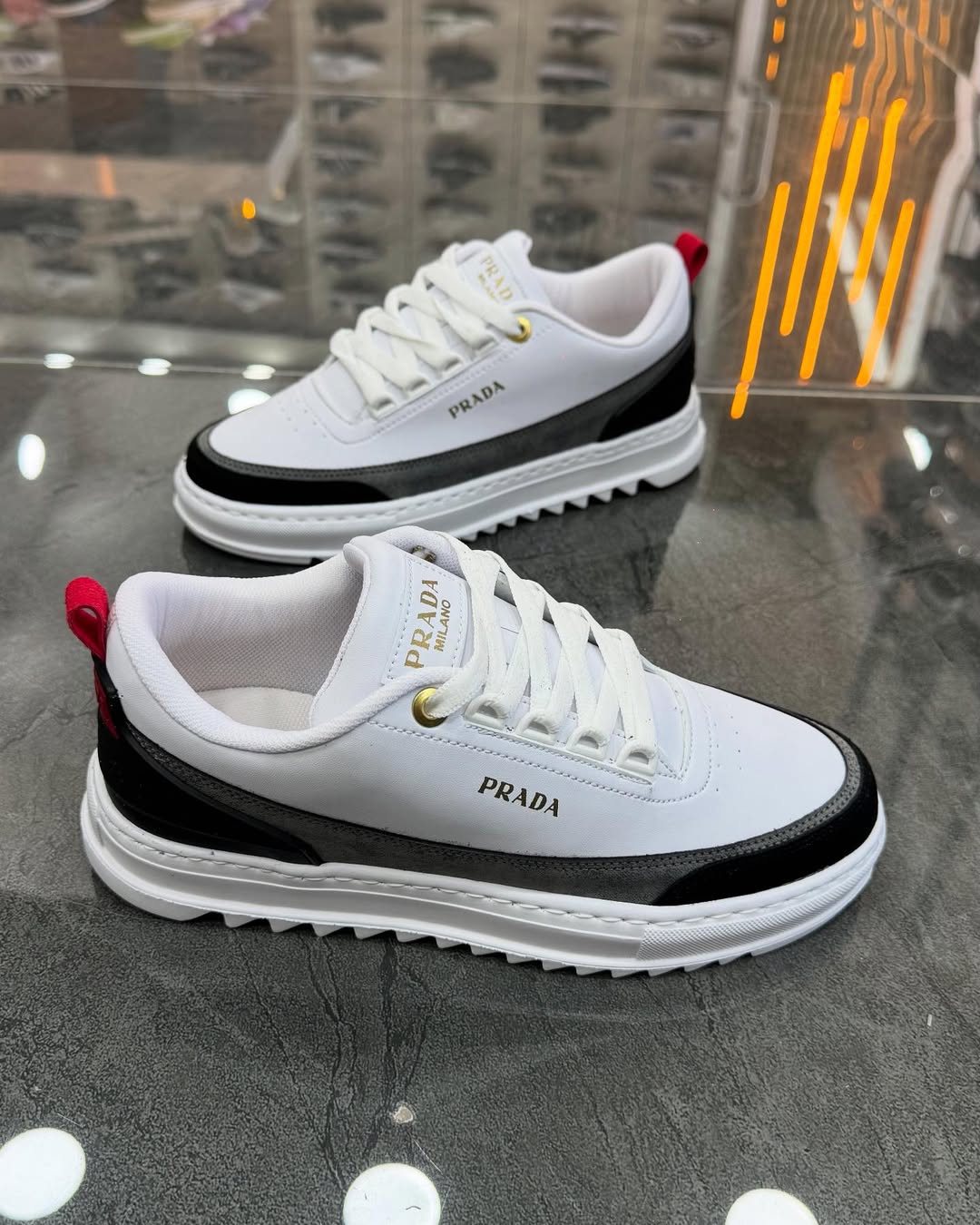 PRADA MİLANO BEYAZ