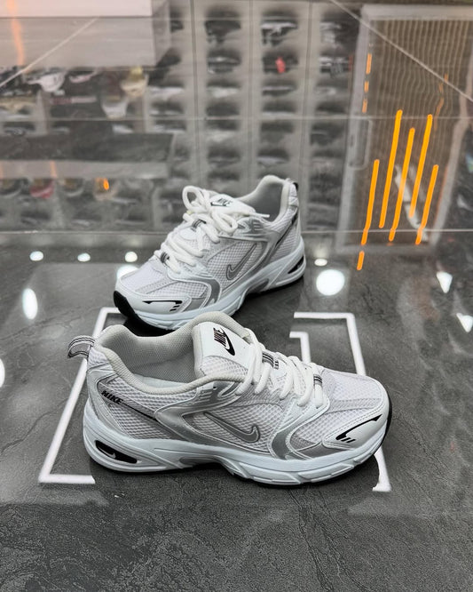 NIKE AİR 530 BEYAZ