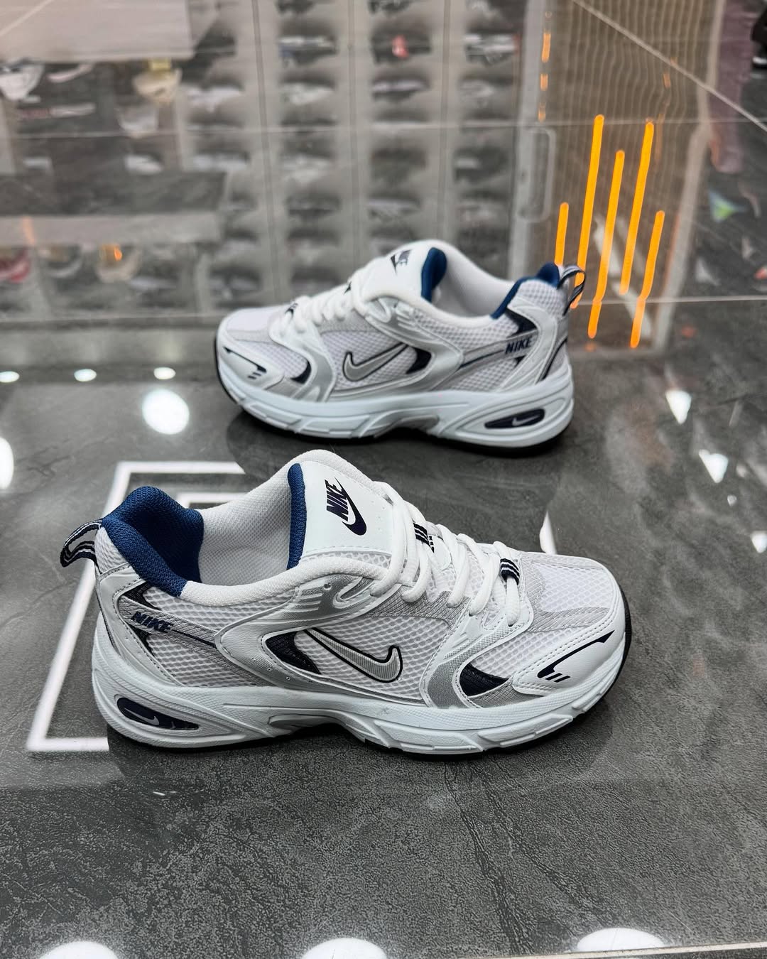 NIKE AİR 530 BEYAZ