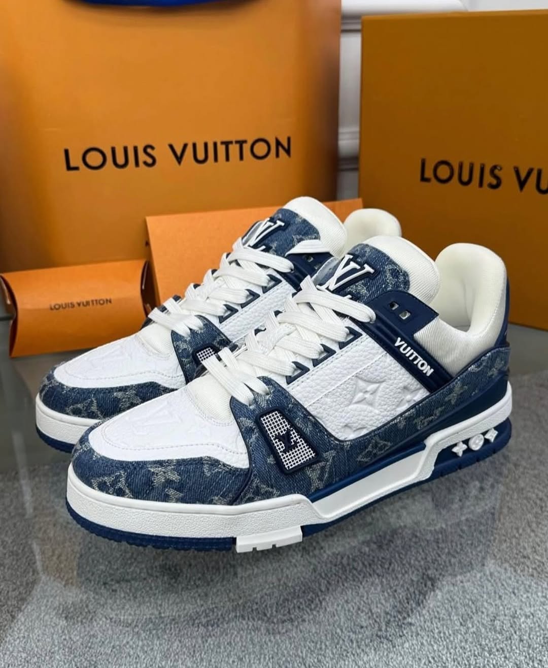 LOUIS VUITTON